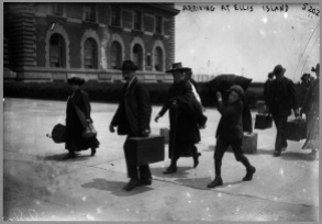 Arriving at Ellis Island, 1907 Photo courtesy Library of Congress Prints and Photographs Division Washington, D.C. http://www.loc.gov/pictures/item/97519082/